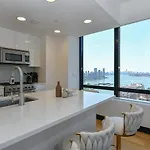 Opulent 2Br Duplex - Iconic Midtown Views