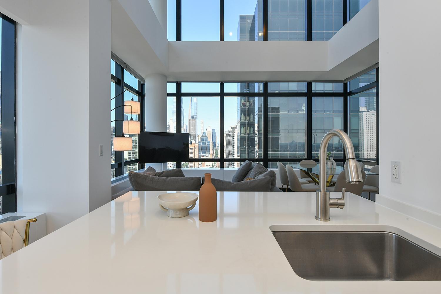 Opulent 2br Duplex - Iconic Midtown Views Pangsapuri